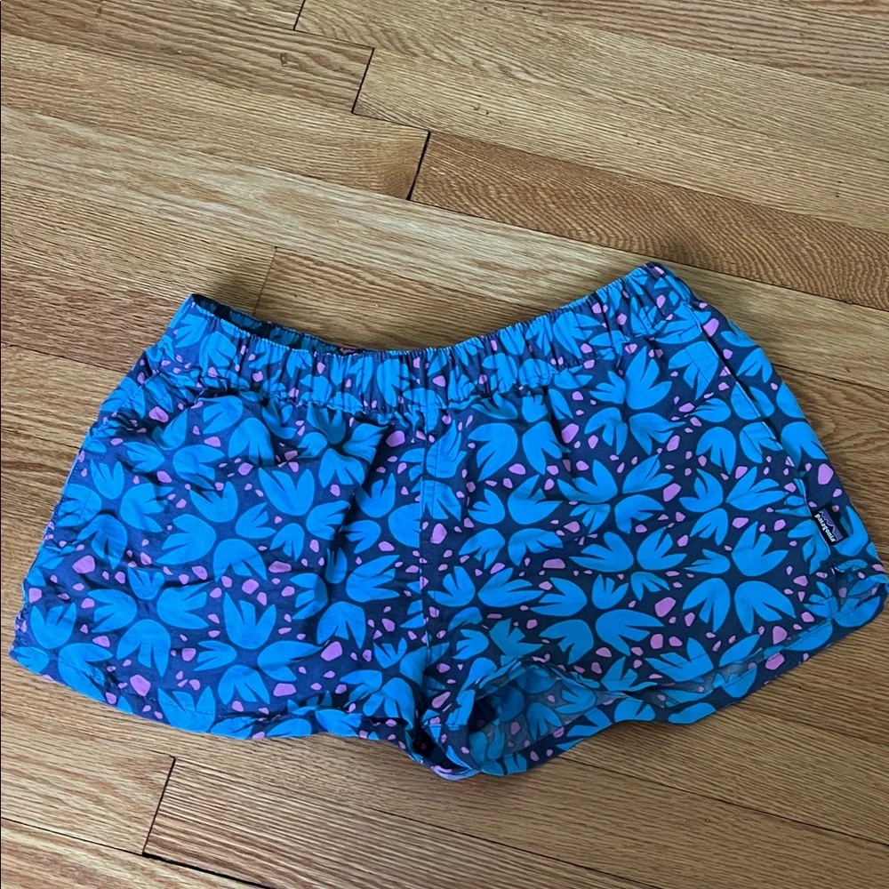 Patagonia Blue Floral Women's Athletic Shorts - Picture 2 of 8